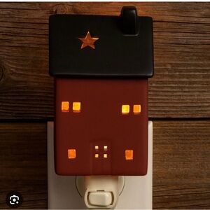 No Place Like Home Scentsy Warmer for plug